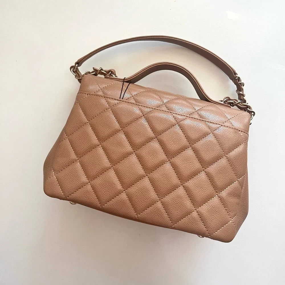 CHANEL this piece